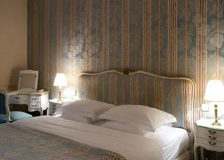 Hotel Relais Saint Jacques Paryż