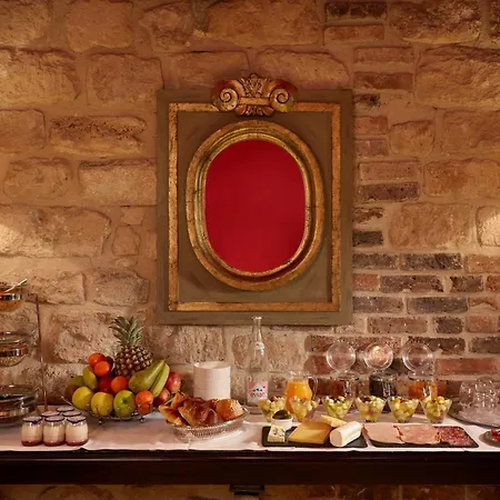 ホテル Relais Saint Jacques 4*