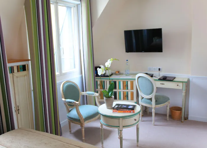 Relais Saint Jacques Hotel 4*