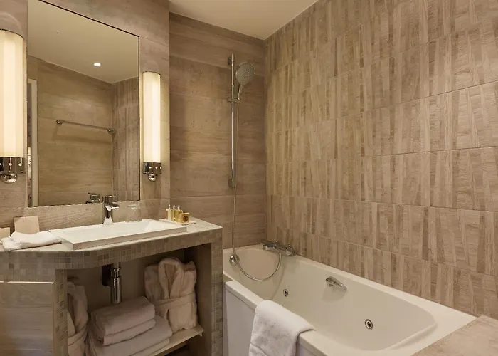 Relais Saint Jacques Hotel