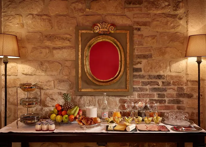 Hotel Relais Saint Jacques 4*